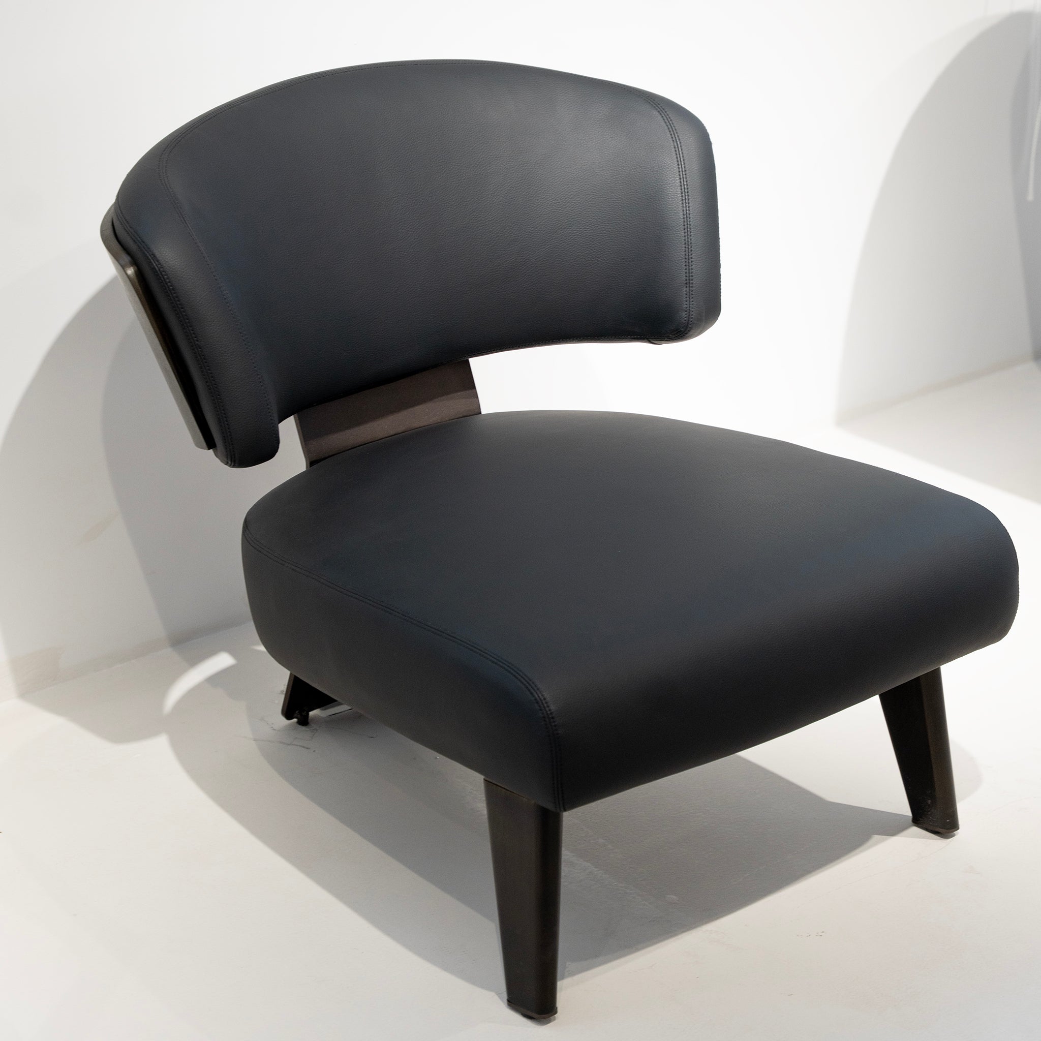 Fauteuil en cuir Crescent