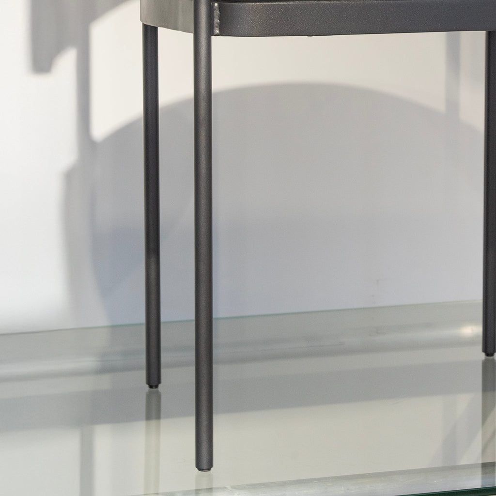 Chaise en cuir à structure industrielle