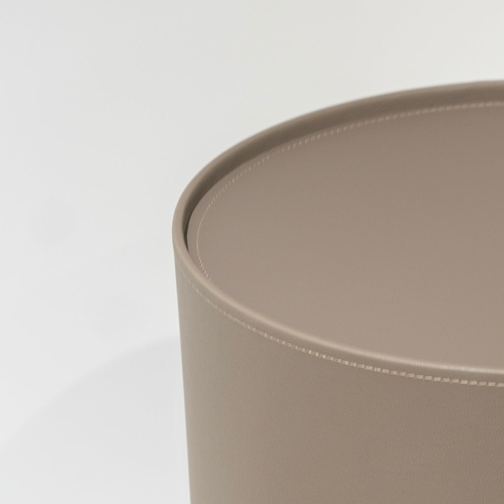 Table de chevet cylindrique enveloppée