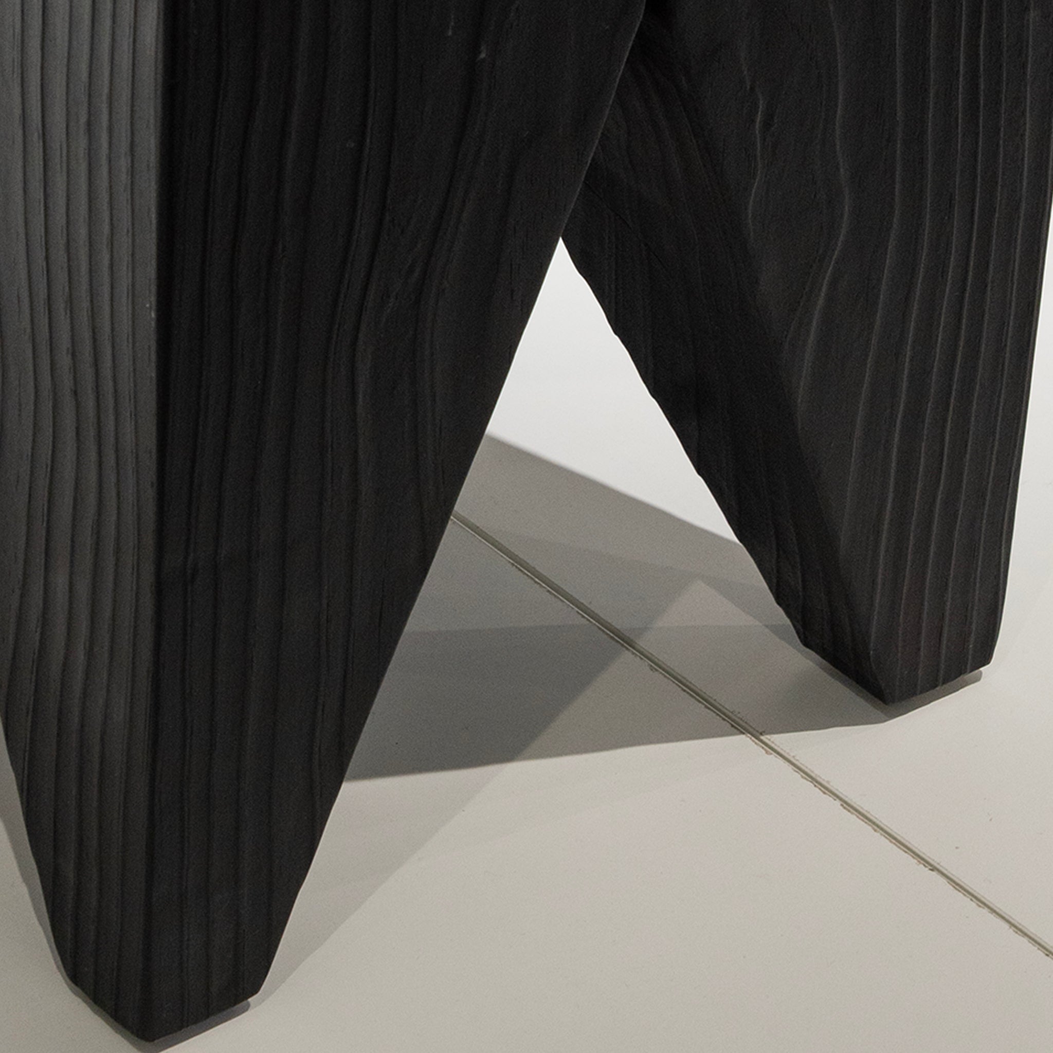 Tabouret à quatre pieds en bois massif