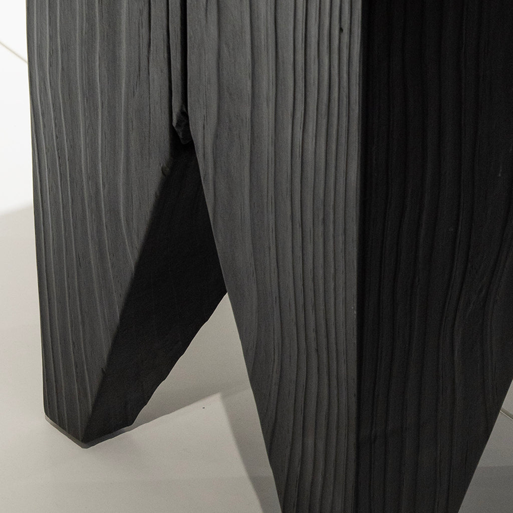 Tabouret à quatre pieds en bois massif