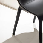 Fauteuil profilé en cuir noir