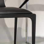 Chaise de salle à manger en bois sculpté