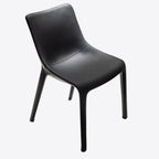 Fauteuil profilé en cuir noir