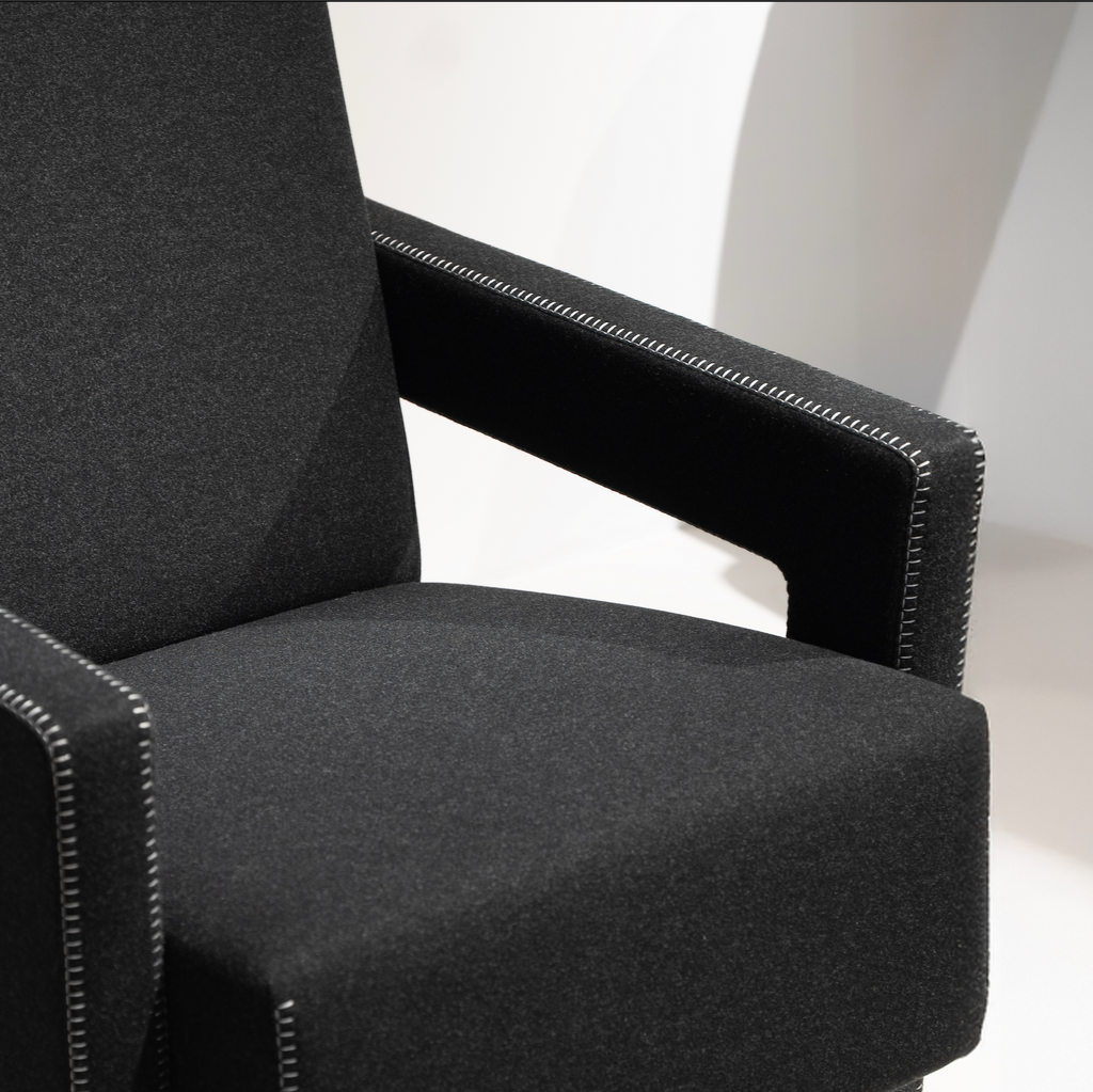 Fauteuil lounge à forme architecturale